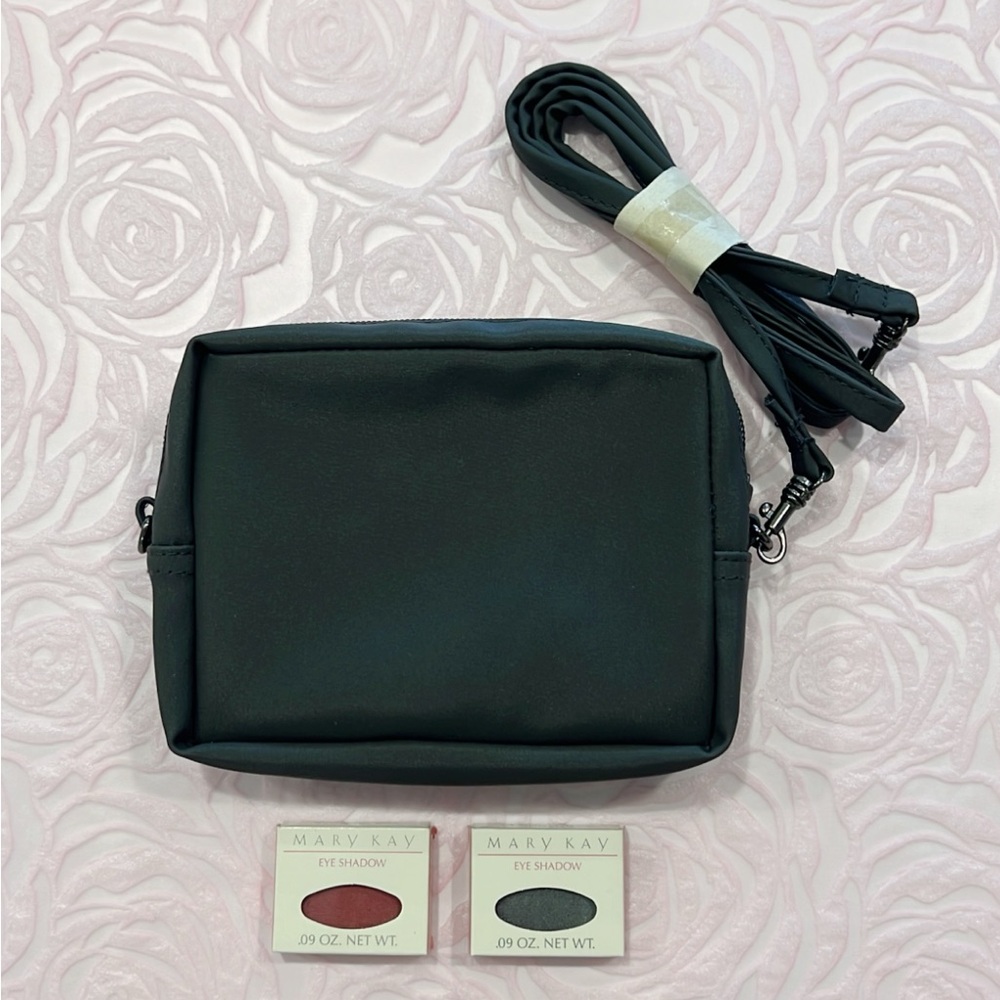 Mary Kay Eyeshadows BLACK ONYX 0013 & SHIMMERING RUST 0038 & SM Mary Kay Bag.